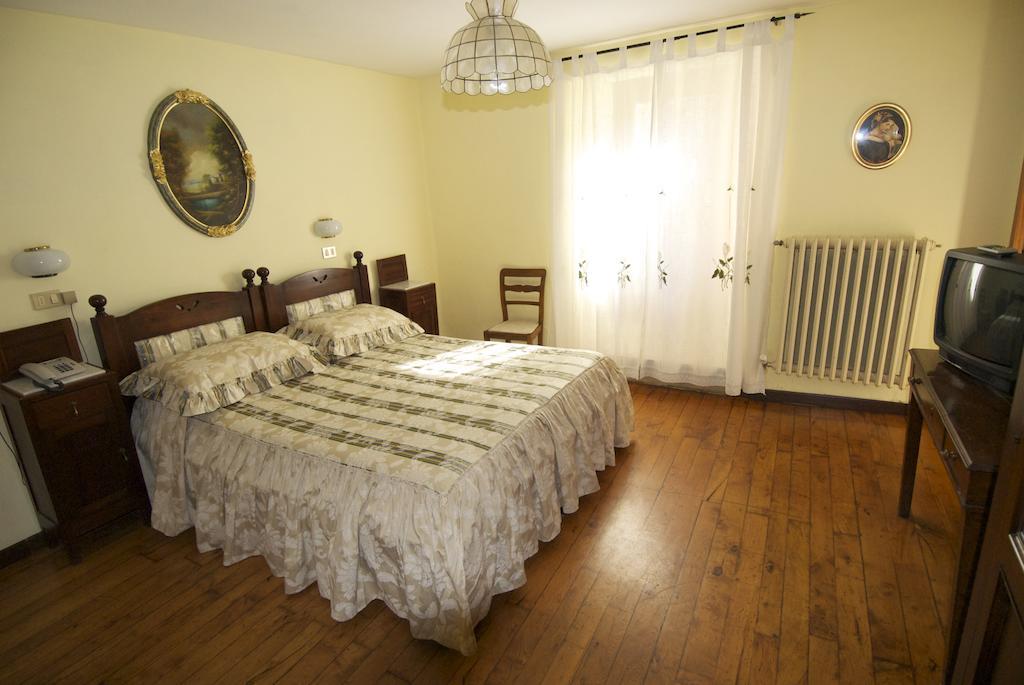 Albergo Ristorante Galli Pievepelago Room photo