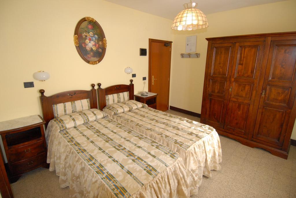 Albergo Ristorante Galli Pievepelago Exterior photo