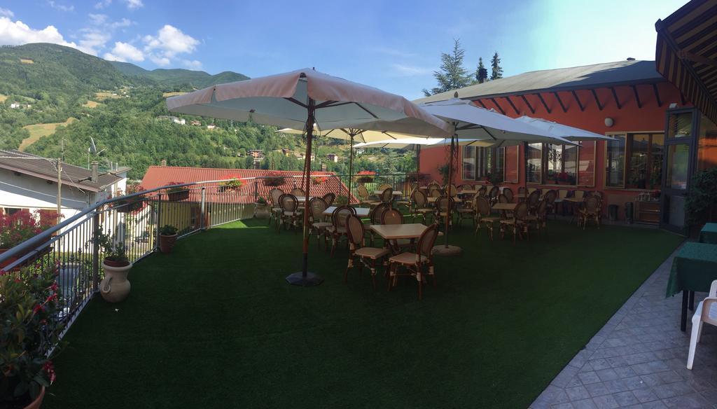 Albergo Ristorante Galli Pievepelago Exterior photo